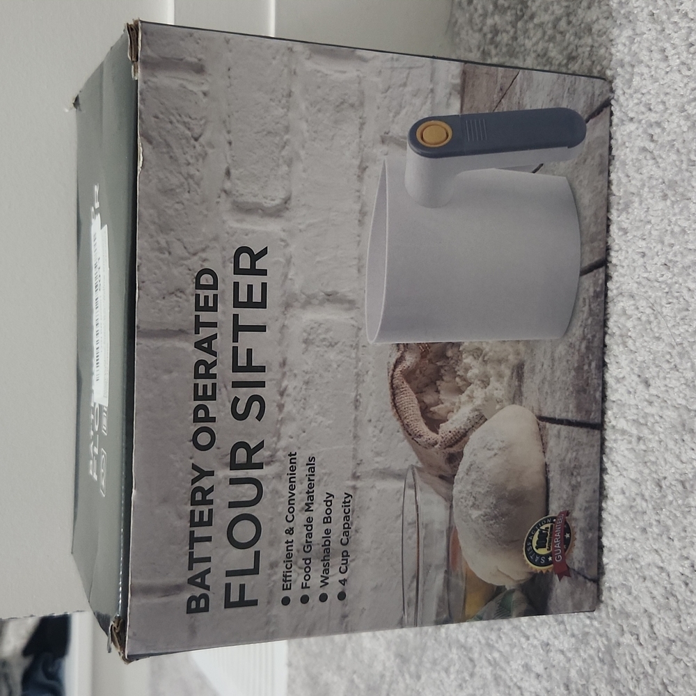 Battery operated flur sifter